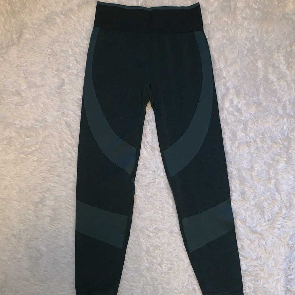 PINK Victoria’s Secret seamless leggings
